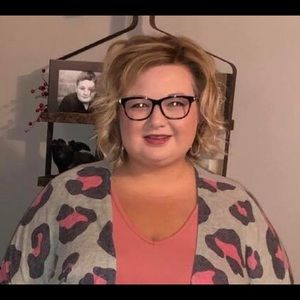 Meet your Posher, Dara